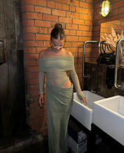 Load image into Gallery viewer, Benni Yasmin Off-Shoulder Maxi Dress - Pistachio
